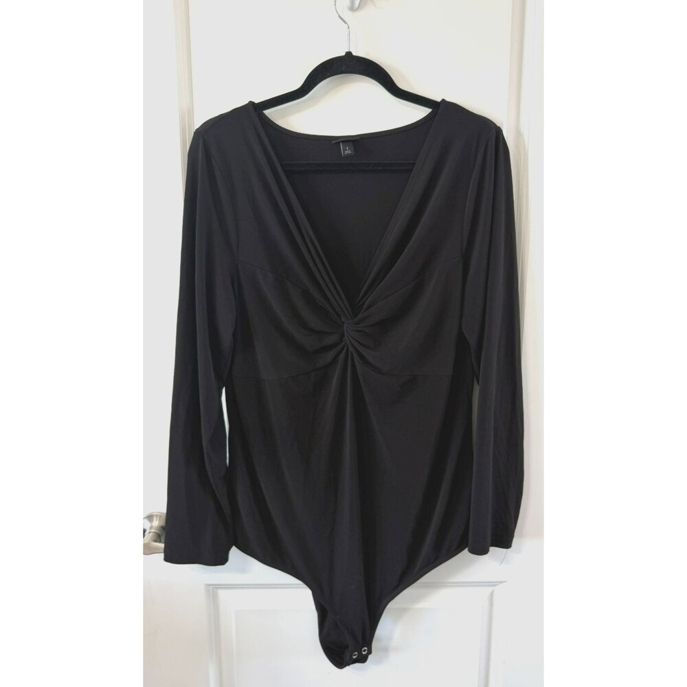 torrid Black basic V-Neck twist gathered front Bodysuit Sz 1 body con layering